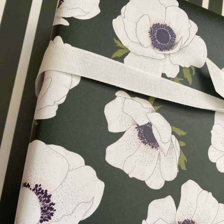 Ballard & Prescott - Wholesale Flat Wrap - White Anemone Wrapping Paper1