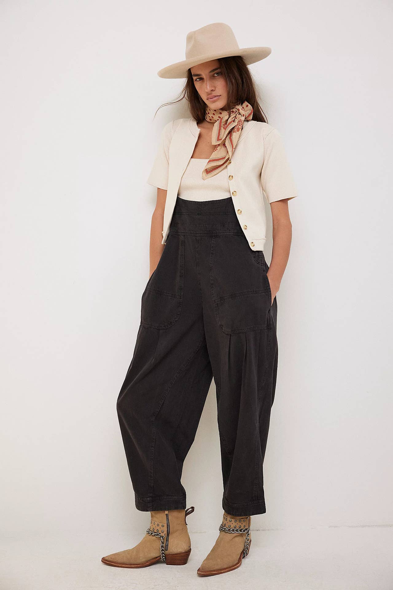 Hope & Sunshine - Wholesale Overalls - Women's - Loose Fit Sleeveless Denim Overalls16