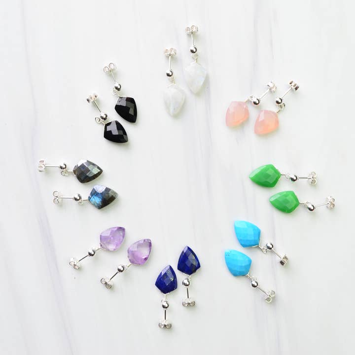 Boucles d'oreilles Shield en argent sterling pour la vente par White Sage & Sapphire