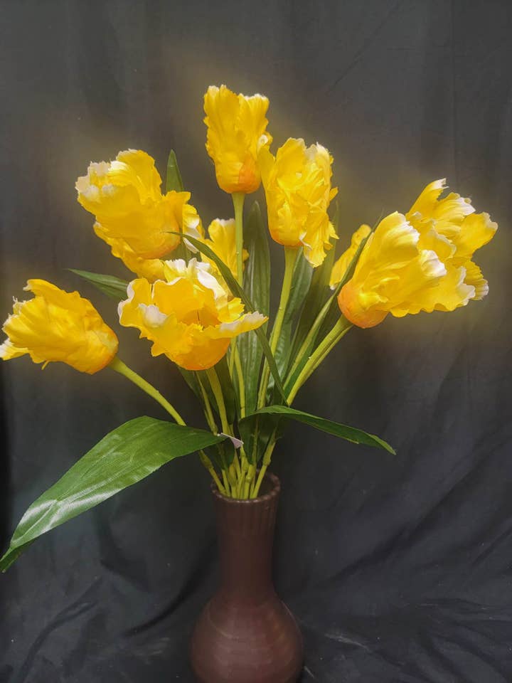 Perroquet en soie, tulipier, 12 fleurs, jaune pour la vente par Gary's Wholesale