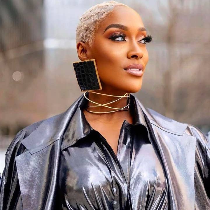 Square Lux - Reptile Stud and other Purchase Wholesale reposeras playeras. Free Returns & Net 60 Terms on Faire trending on Faire.