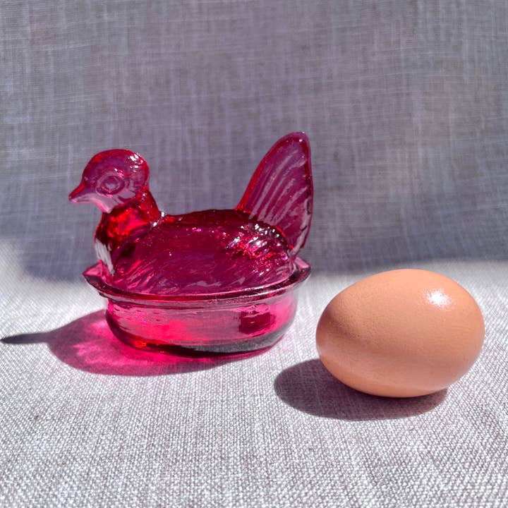 Kitchen One - Wholesale Decorative Plate/Dish/Bowl - Nesting Hen Bowl - MAGENTA | Hand Blown Glass1