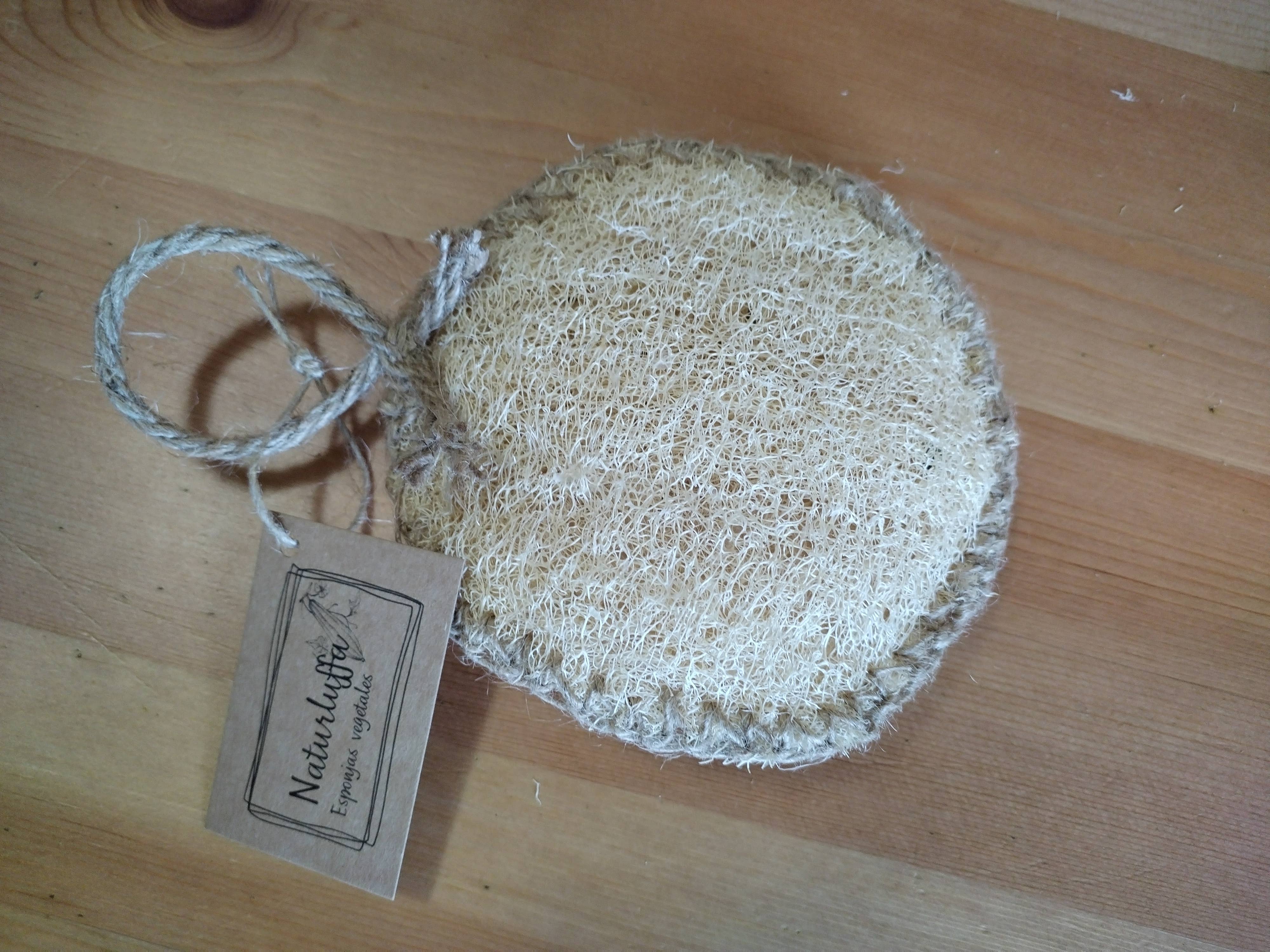 NATURLUFFA - Wholesale Bath Pouf/Sponge - Luffa exfoliating bath sponge. 100% natural.2