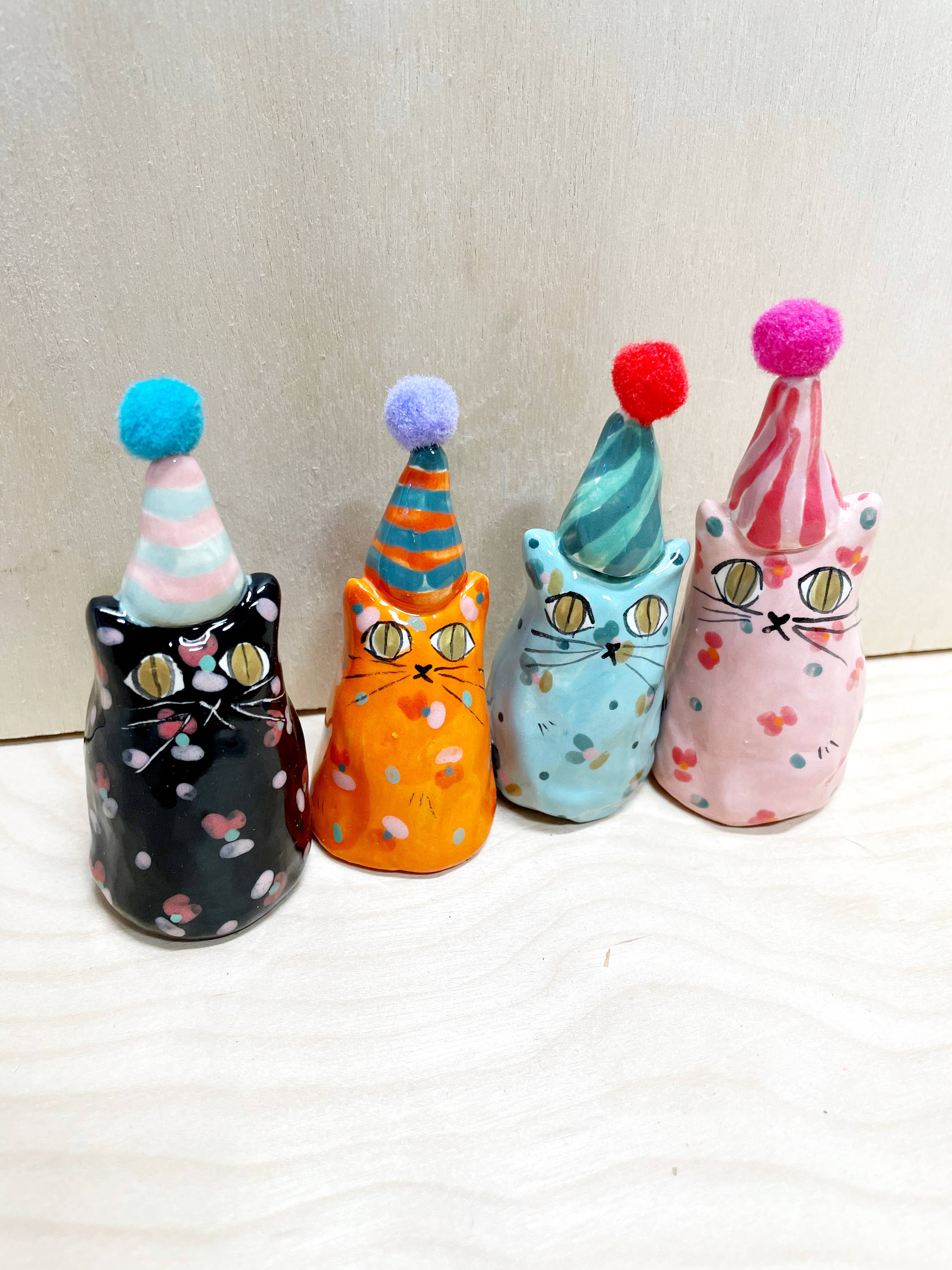 By Bianca Rae - Wholesale Decorative Figurine - Party Minis! Mini Party Cats in Party Hats.5