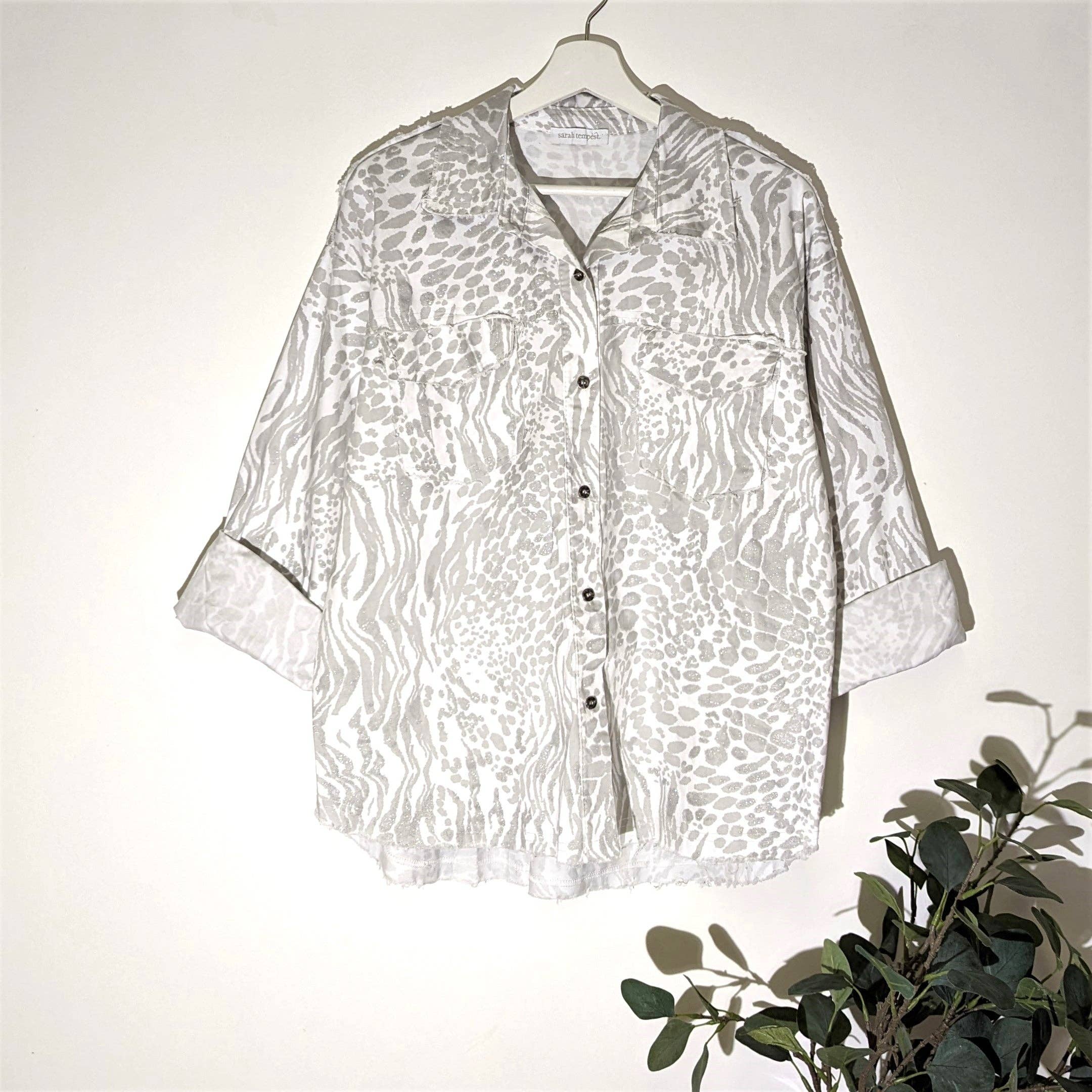 Tempest Designs – wholesale Shirt Jacket/Shacket - Women’s – Leopard print stretchy fabric shacket with silver finish & raw edge pockets (S-M)0