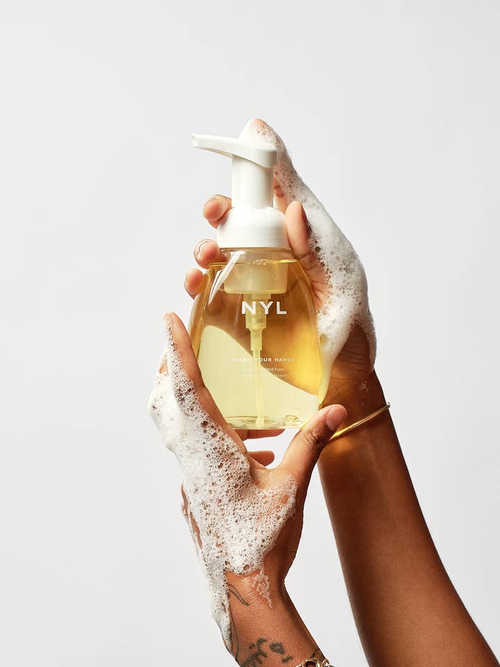 WASH YOUR HANDS Hydratisierter Handschaum 8,5 fl oz | 250 ml für den Großhandel von NYL Skincare