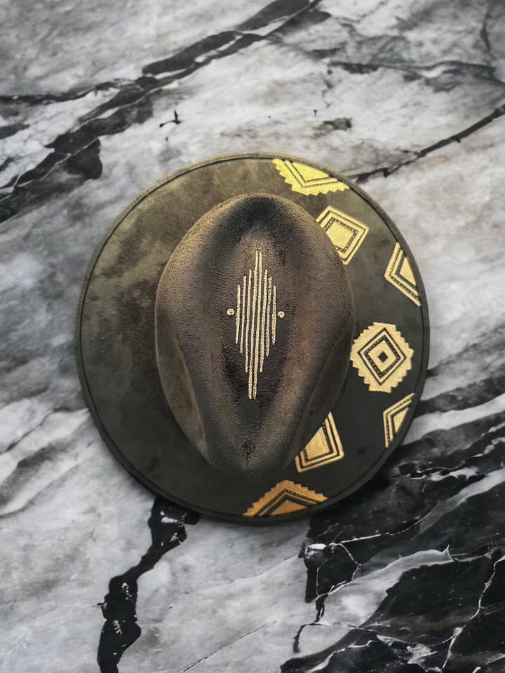 Förgylld aztekmålad grön mocka hatt för wholesale av Bella Soul