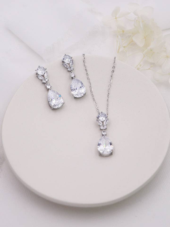 Mallie Teardrop Jewelry Set for wholesale by allureweddingjewelry