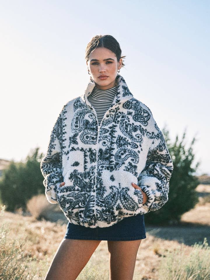 Black Ivory CHRIS FLEECE JACKET - Paisley, Cozy for wholesale on Faire2