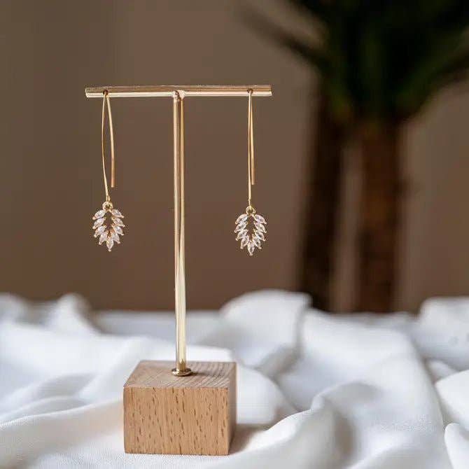 DUESTELLE ITALIA - Wholesale Dangle Earrings - REA - Long Leaf Drop Earrings with Zirconia4