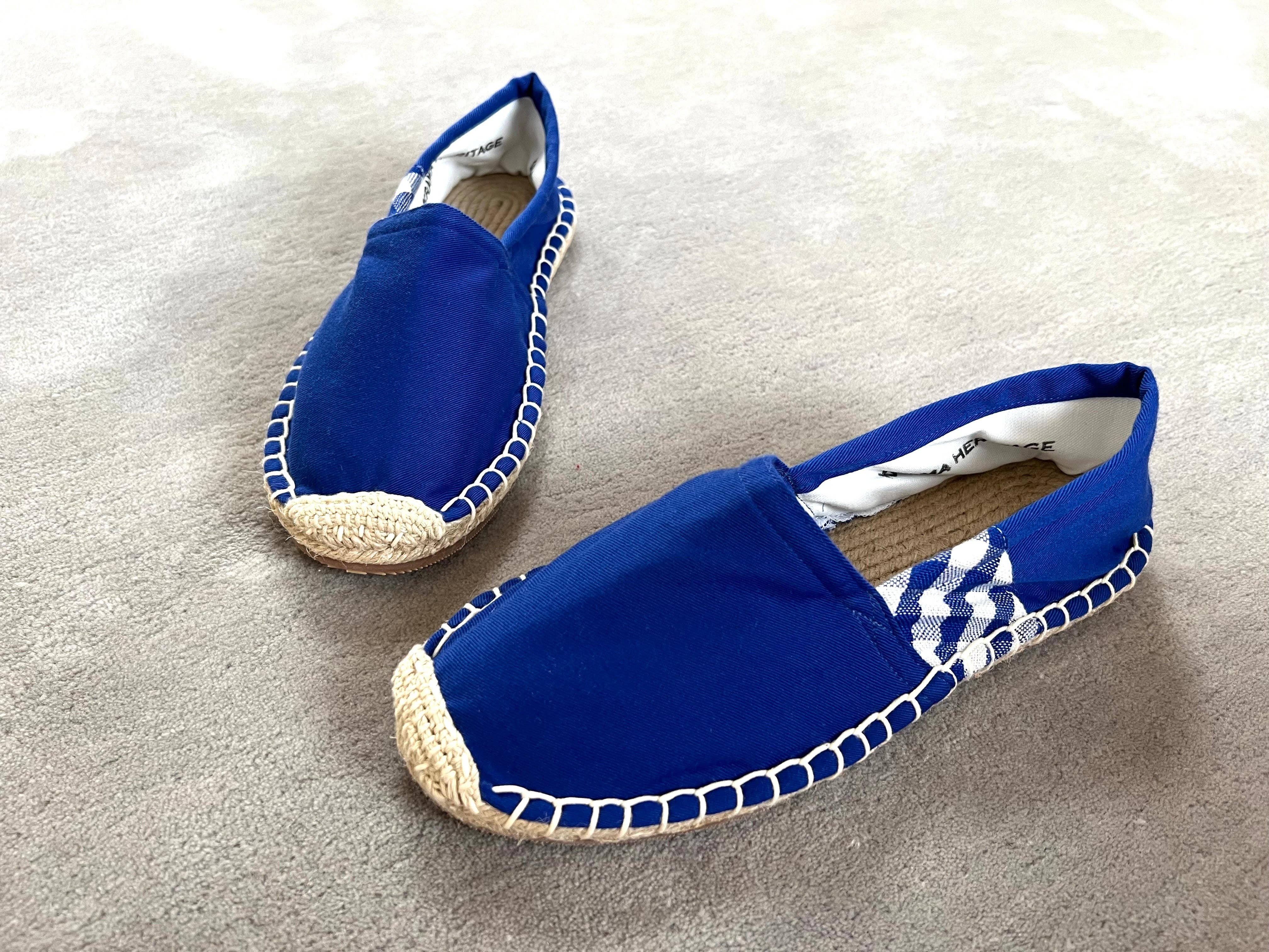 Krama Heritage - Wholesale Flats - Women's - The Krama Blue espadrilles in their large natural palm leaf case11