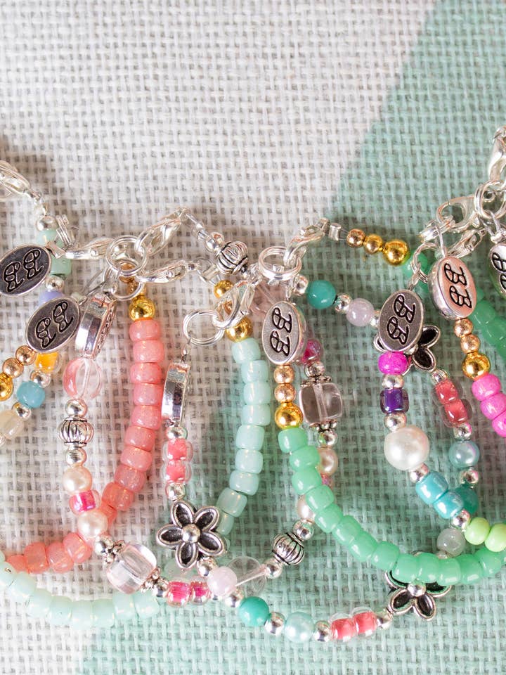 Assortiments de bracelets en perles 6-18 mois pour la vente par Boogaloo Bracelets