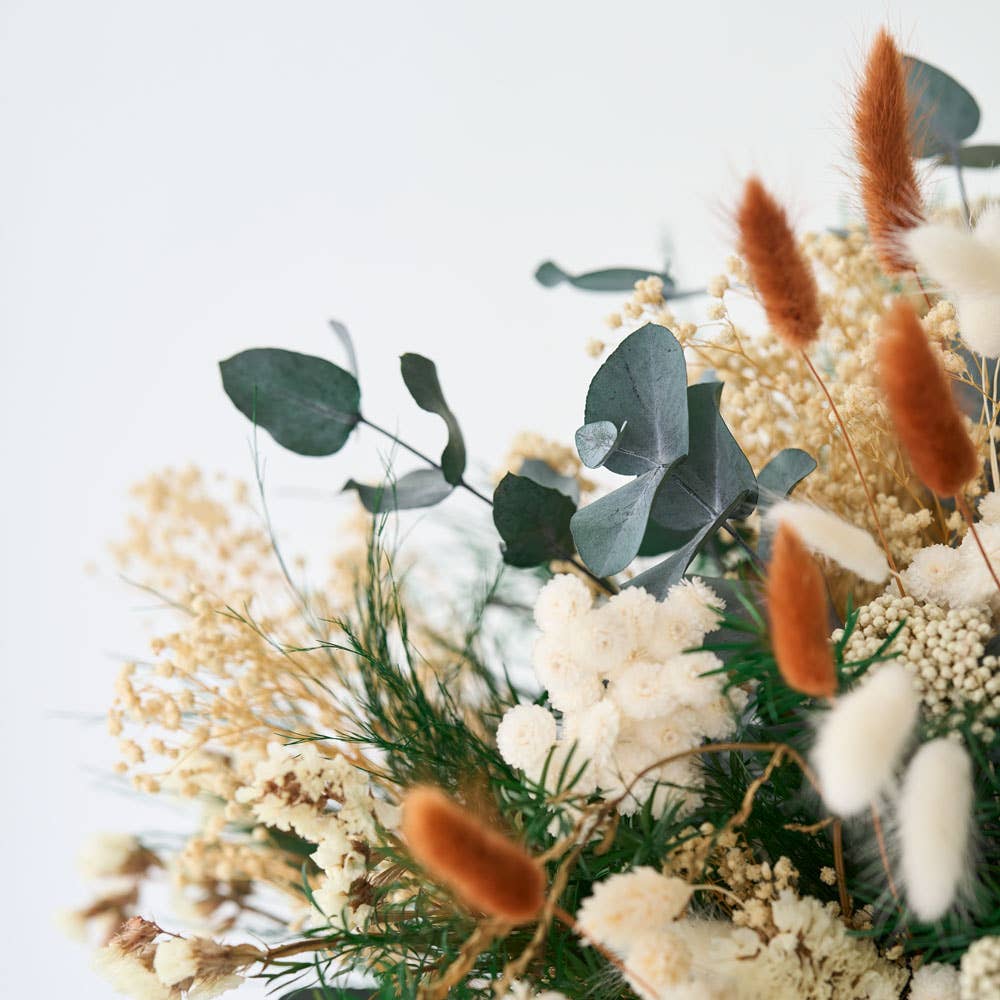 Evige Blomster – wholesale Dried/pressed flowers – Eternity bouquet in white, green and brown colors - Great Longevity1