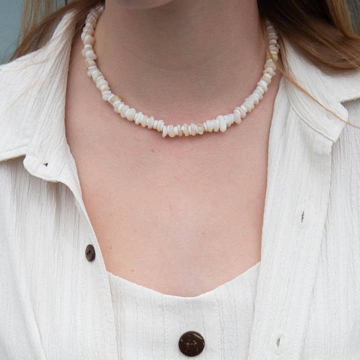 Girocollo Puka Shell Rock Harbor per la vendita all'ingrosso da parte di Cape Cod Chokers