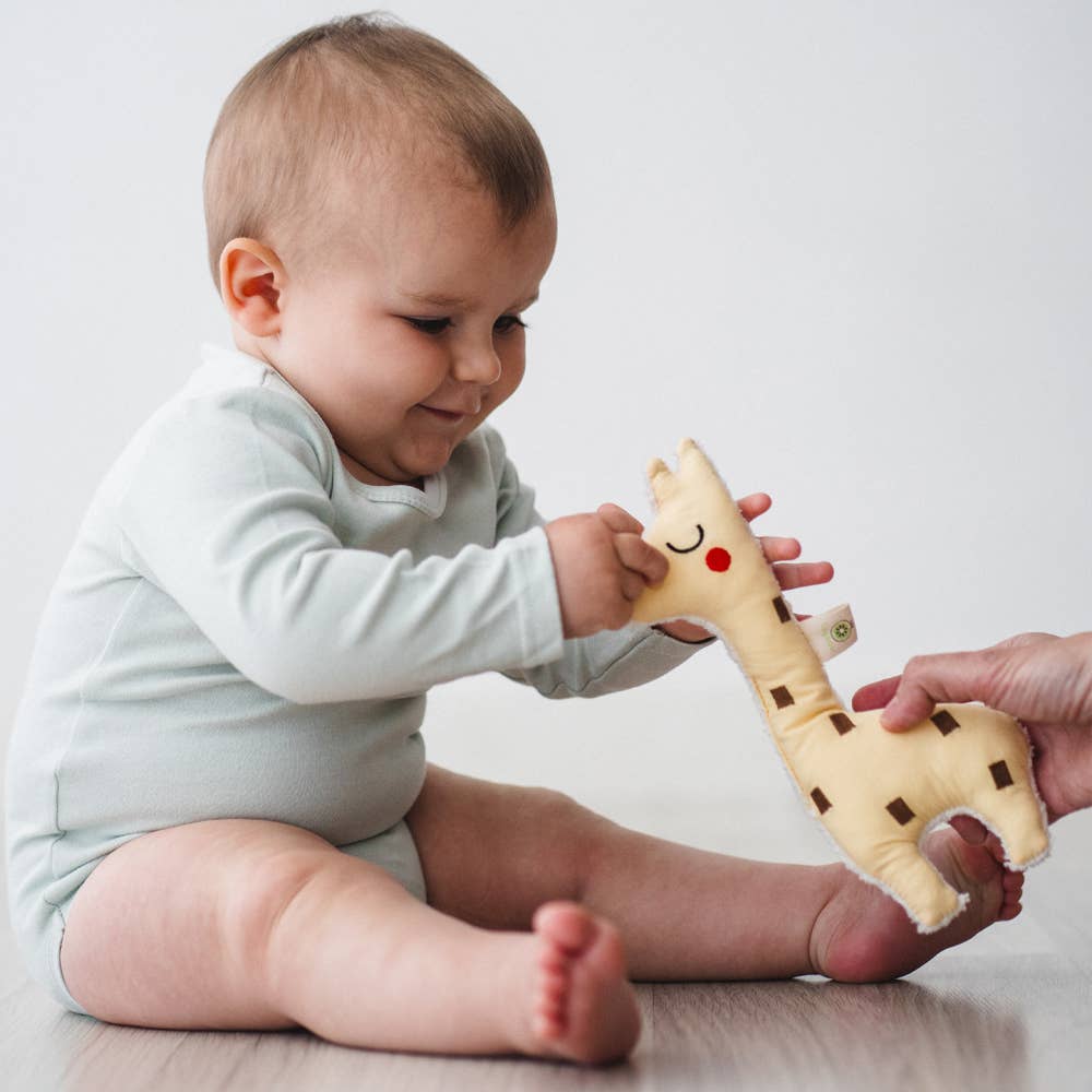 aPunt Barcelona – wholesale Stuffed/plush toy – Kids & baby – BIO Rattle Doll for Baby: GIRAFFE2