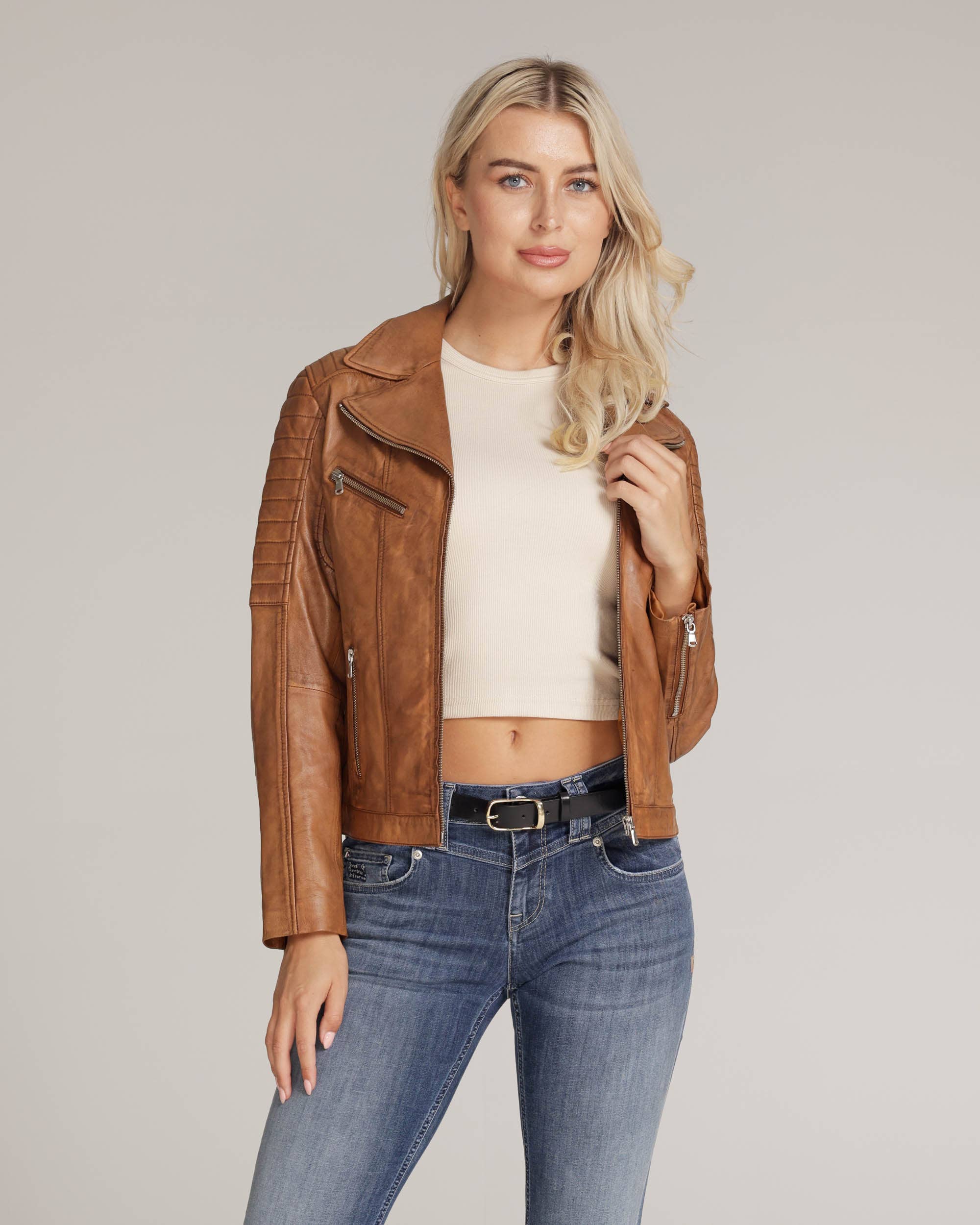 Amsterdam Heritage Leather Belts, Bags, Jackets & Apparel - Wholesale Belt - Women's - Lasse | Gold Buckle Skinny Classic Design Leather Belt Women12