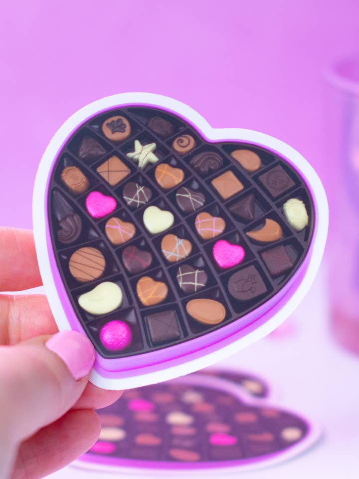 Transparenter Vinyl-Aufkleber in Schachtel mit Pralinen für den Großhandel von Kate & Kris