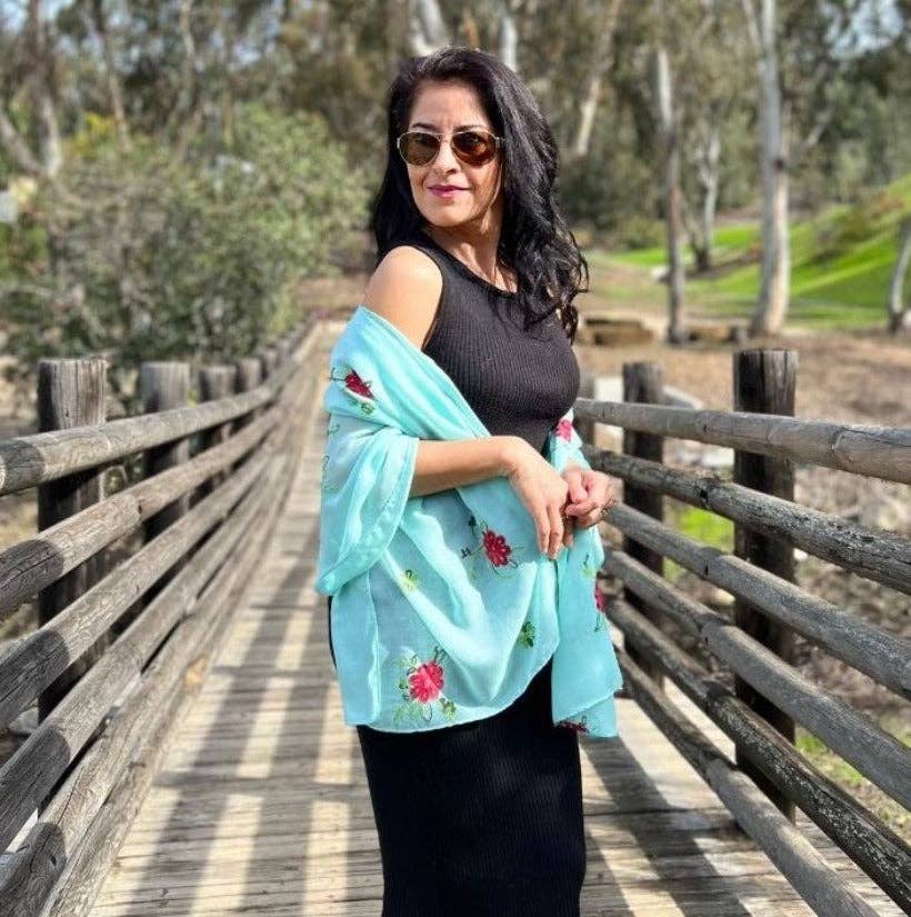 Humble Hilo – Engroshandel Tørklæde - Dame – Humble Hilo Broderet tørklæde/sjal med blomster22