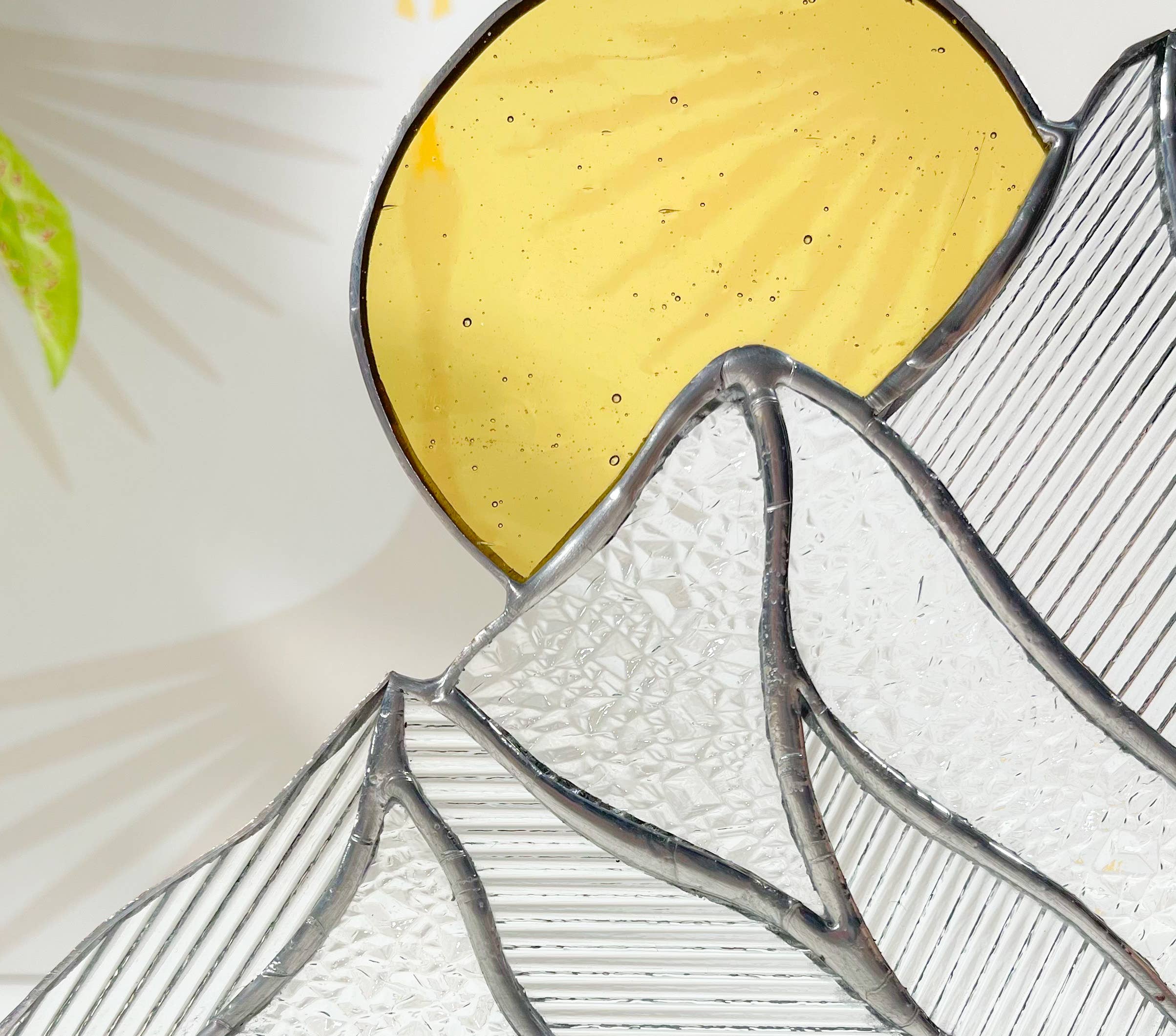 Samara Designs Studio - Vente Décorations de table - Scène de montagne en verre teinté5