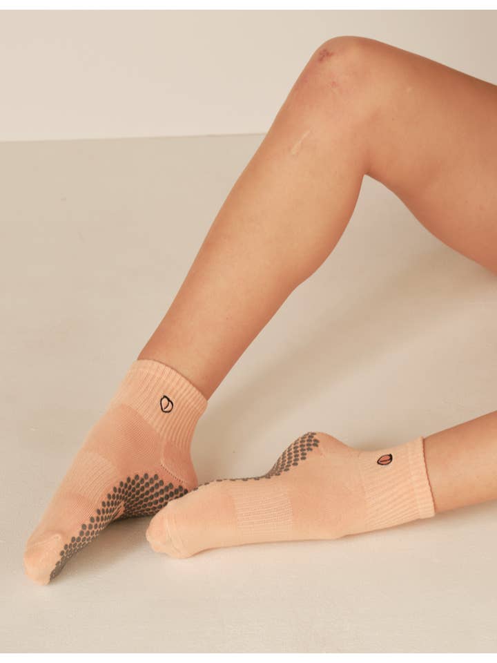 LUCKY HONEY - Wholesale Socks - Women's - The Harlow Grip Sock29