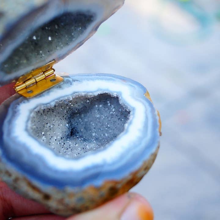 The Crushed Crystal – Organizador/caixa de joias por atacado – Caixa de anel de geodo cinza natural - caixa de geodo grande - caixa druzy - proposta secreta - ideias de propostas - anel de noivado2