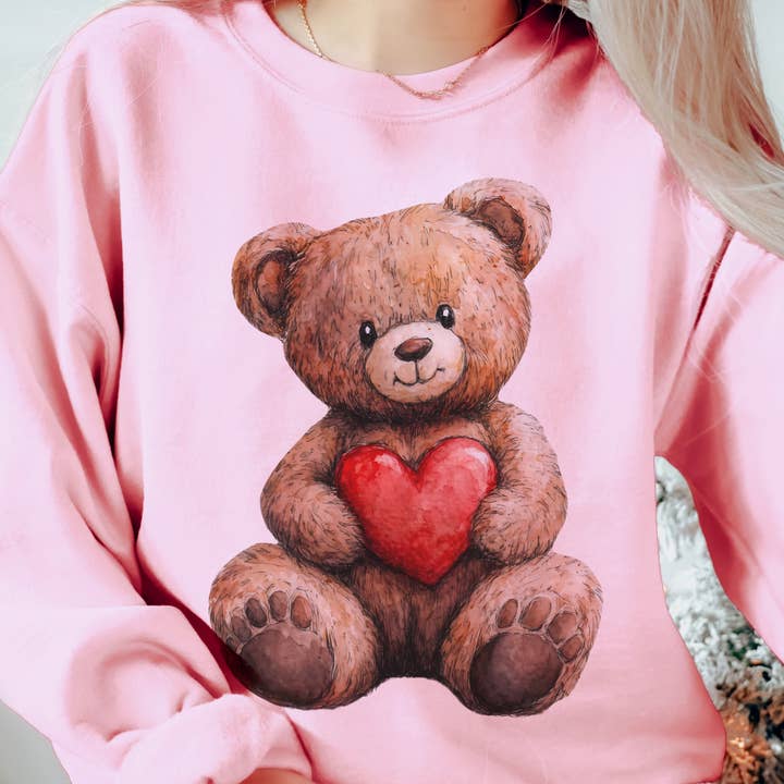 Par.tees by Party On! - Vendita all'ingrosso Felpa stampata - Donna - Felpa grafica con orsetto di San Valentino e cuore d'amore.