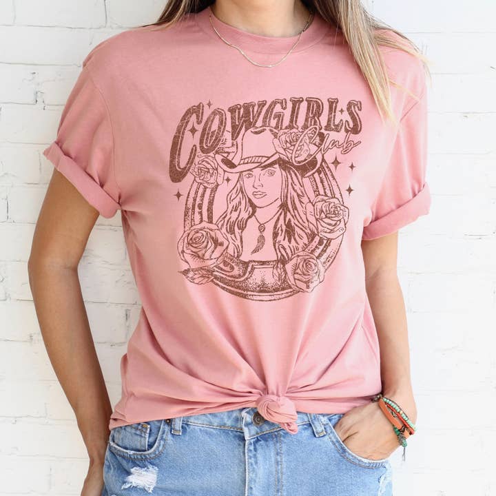 Cowgirls Club Lady Rose Design T-shirt voor wholesale door Achitopia