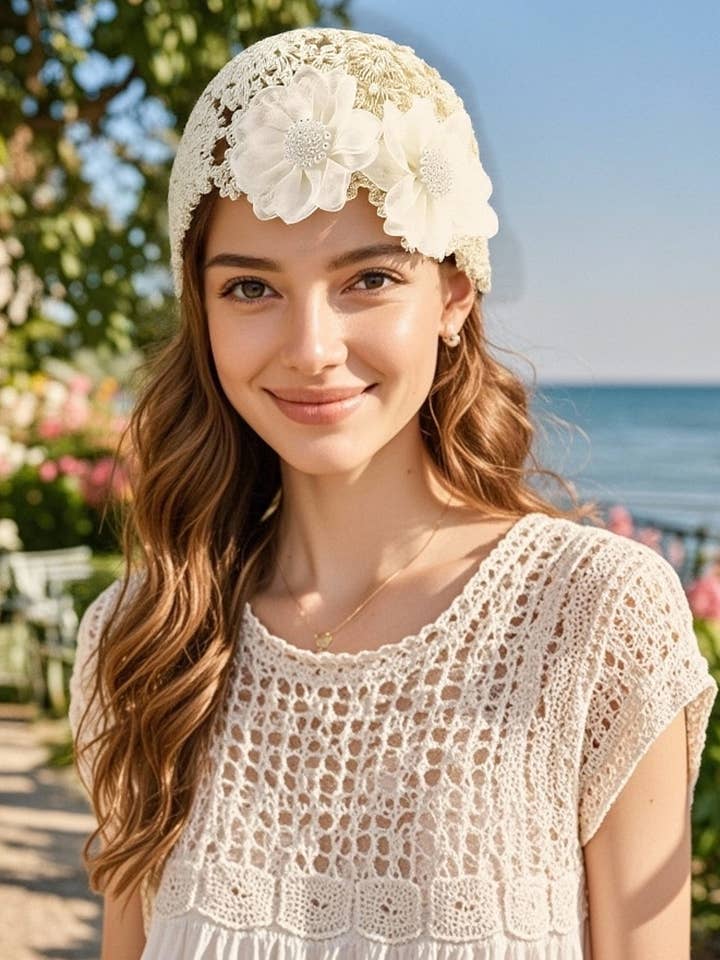 Gorro Boho Chic de Crochet con Flores de Perla y Chifón para venta al por mayor de JC Sunny Fashion