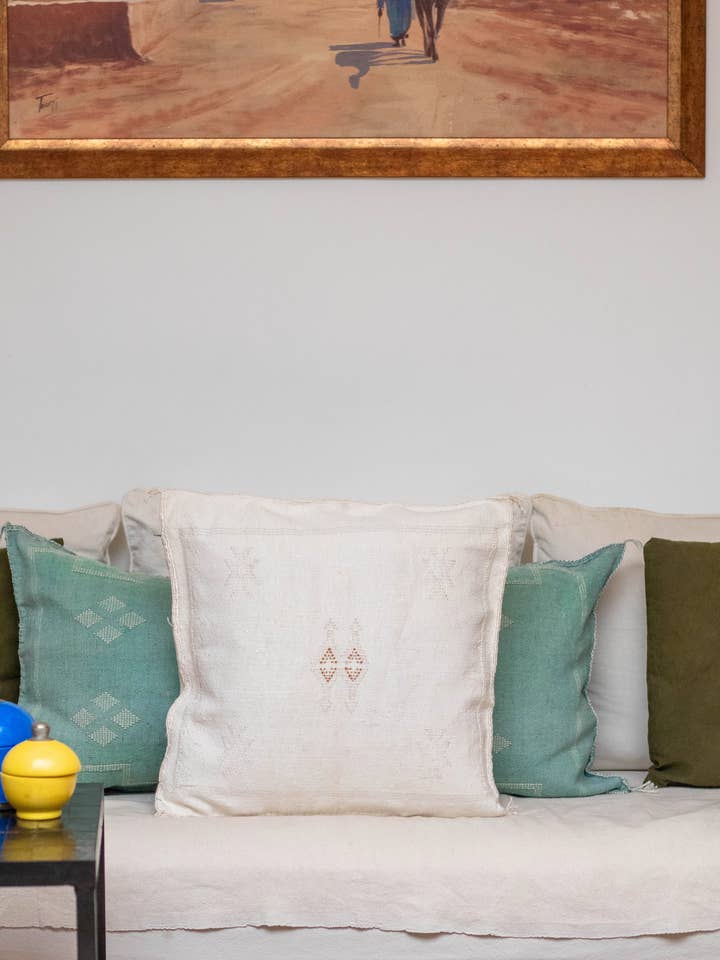 Funda de Cojín de Seda de Cactus Marroquí - Blanco para venta al por mayor de Maison Berber