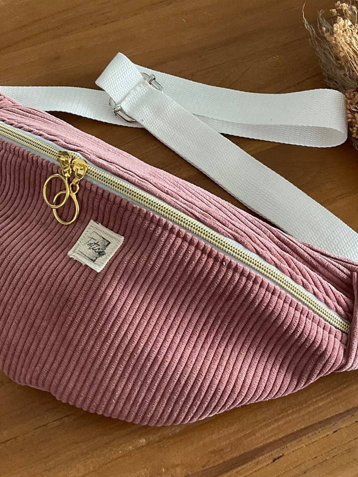 Pochete de veludo cotelê rosa antigo feita à mão por atacado de Atelier Tatice