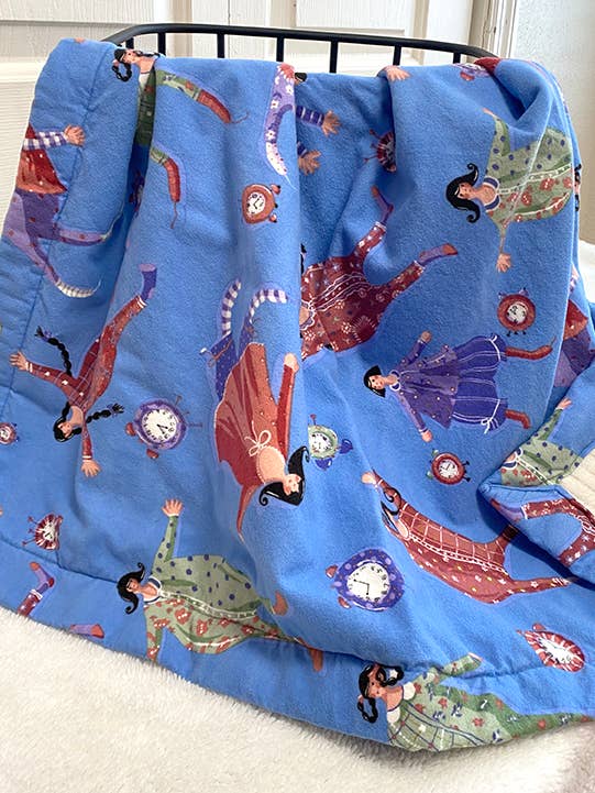 Couverture bleue Sleepy Girl pour la vente par Wetona’s Handmade