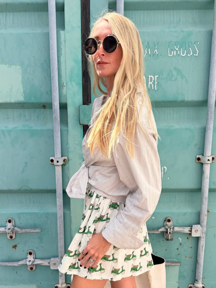 Let's Roll Panel Mini nederdel for engroshandel hos Sur La Vague