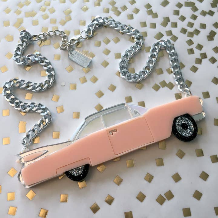 Collana vintage auto decappottabile Cadillac, acrilico tagliato al laser, gioielli in plastica per la vendita all'ingrosso da parte di I'm Your Present