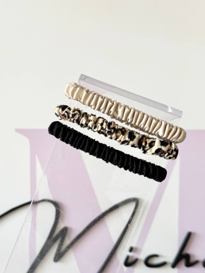 Chouchous Skinny Mini en soie de mûrier pour la vente par Sutton Michelle Designs