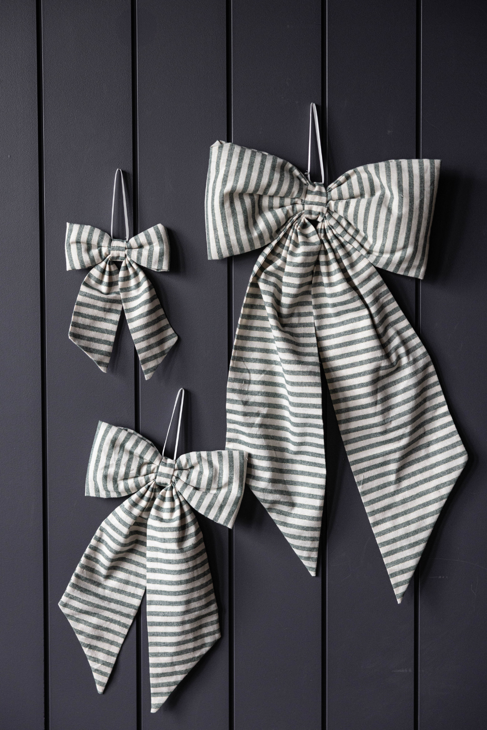 Luxe B Co - Venta al por mayor Lazo para envoltorio - Lazos de tela a rayas verdes y doradas2