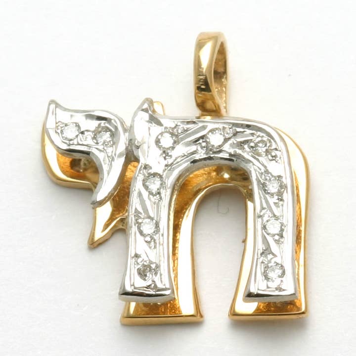 Pendentif chai en or jaune et blanc 14 carats avec diamants pour la vente par Bareket Fine Jewelry