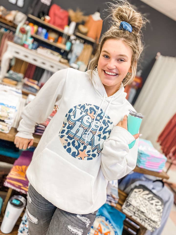 Yee Haw Creme Hætteklædte Pullover for engroshandel hos Southern Roots