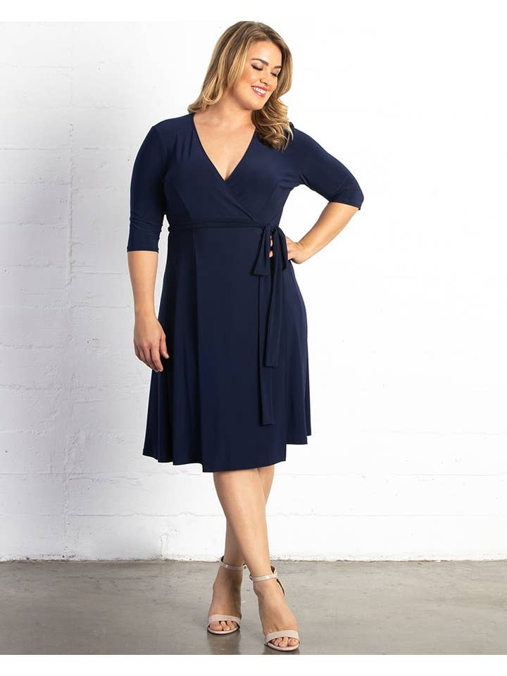 Kiyonna - Vendita all'ingrosso Vestito - Donna - Abito avvolgente Essential - Plus Size