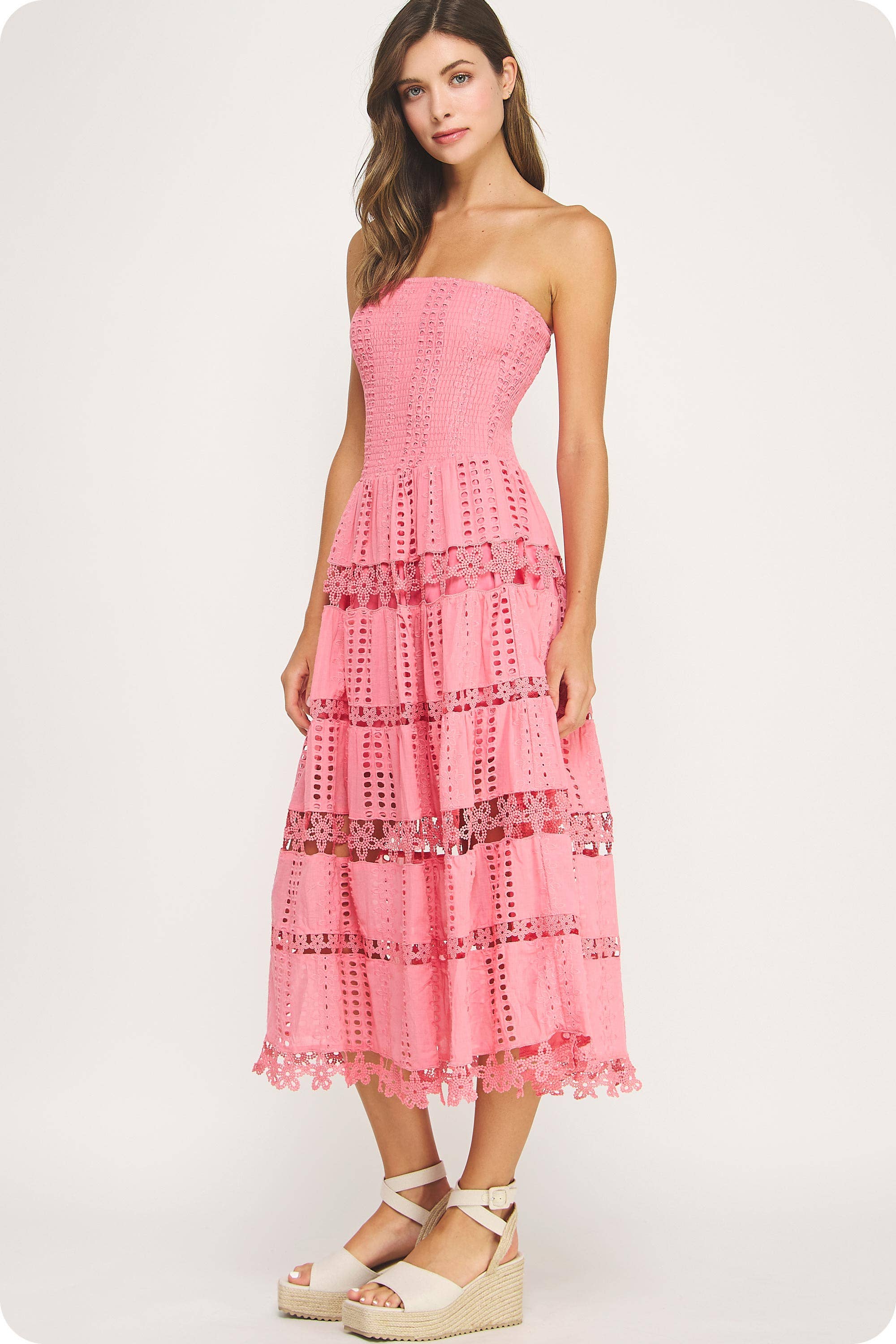 Strut & Bolt - Wholesale Jurk - Dames - Kanten kokerjurk met oogjes25