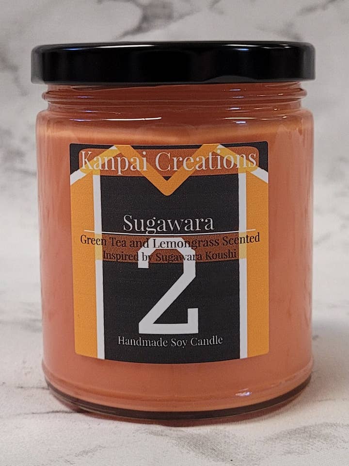 Sugawara, thé vert et citronnelle, bougie anime pour la vente par Kanpai Creations