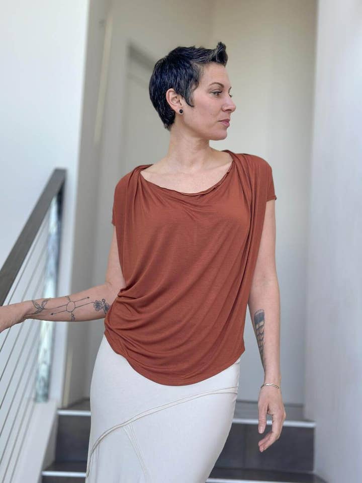 CARAUCCI - Wholesale T-Shirt - Women's - Flow Tee7