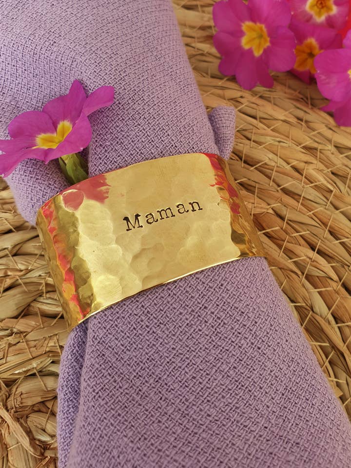 Portatovagliolo in ottone MARTELLATO - Maman per la vendita all'ingrosso da parte di FEELING Bijoux