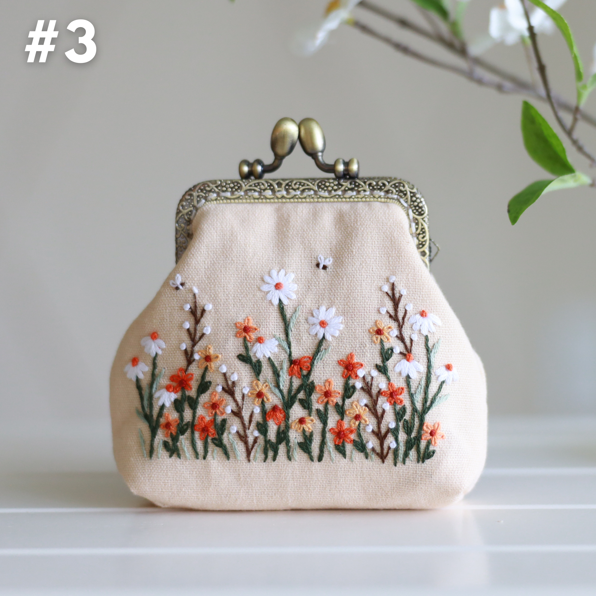 Finer Embroidery – wholesale Myntväska - Dam – Vintage blommig handbroderad portmonnä med spänne1