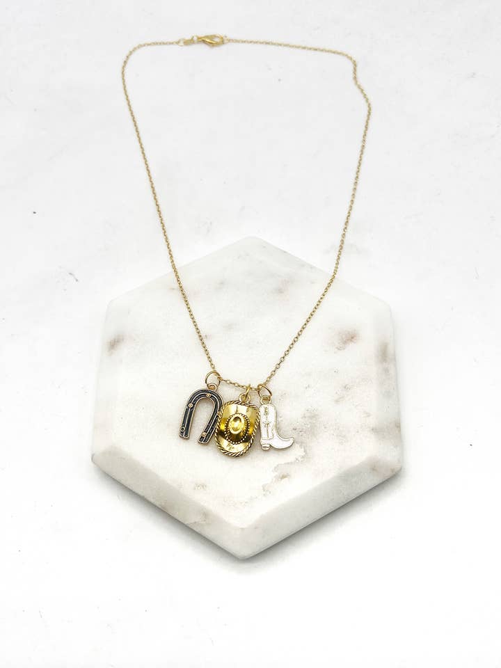 Collier à breloques Country Concert, chapeau de cowboy, bottes en fer à cheval pour la vente par Baubles by B