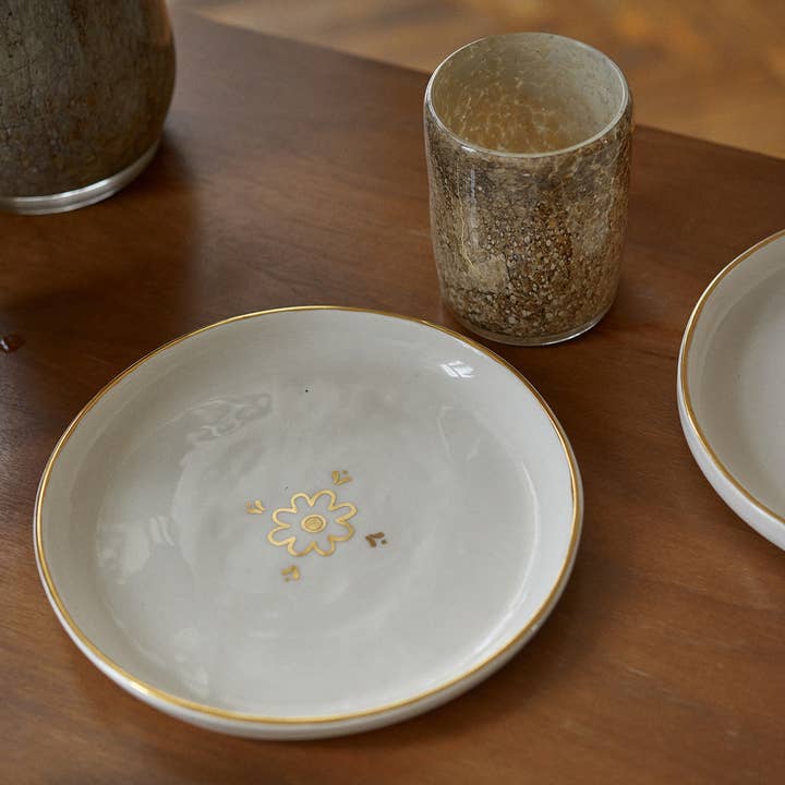 Creating Comfort Lab – wholesale Dinner plate – Handmade Porcelain Dinner Plates with Gold Rim. Off-White6