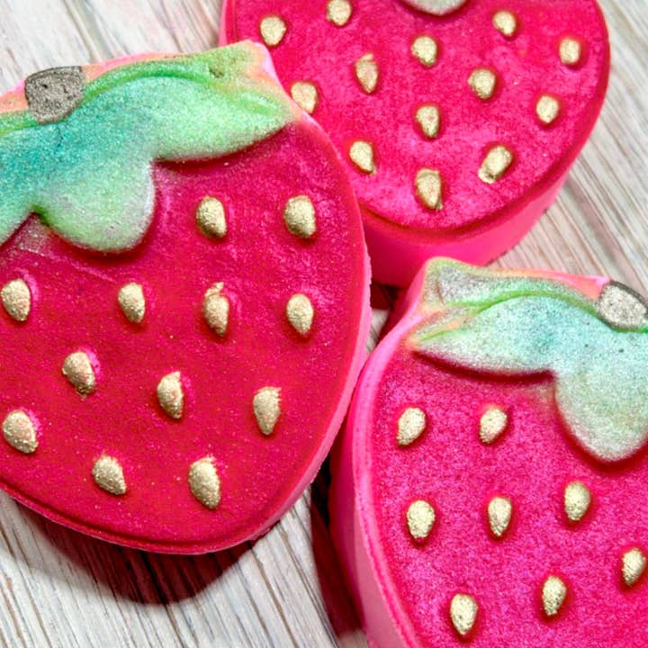 Sweet strawberry Bath Bomb for wholesale by Fizz Soakery