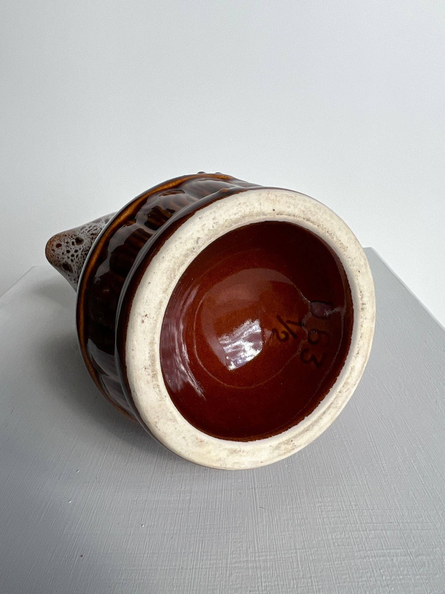 Office Objets – Objeto de mesa decorativo por atacado – Pequena jarra decorativa cerâmica vidrada com motivo de barril de cerveja28