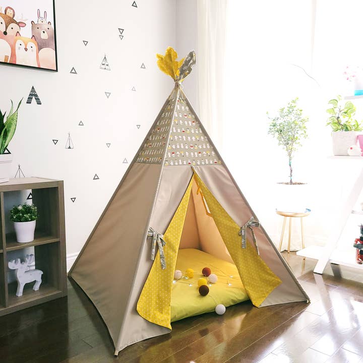 The Teepee Store - Wholesale Tent - Kids - White Polar Bear in Shower Yellow Taupe Play Teepee Tent