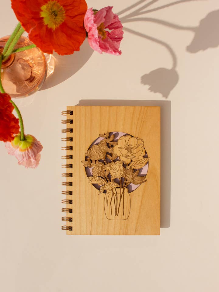 Wilde bloemen in Mason Jar Wood Journal voor wholesale door Hereafter