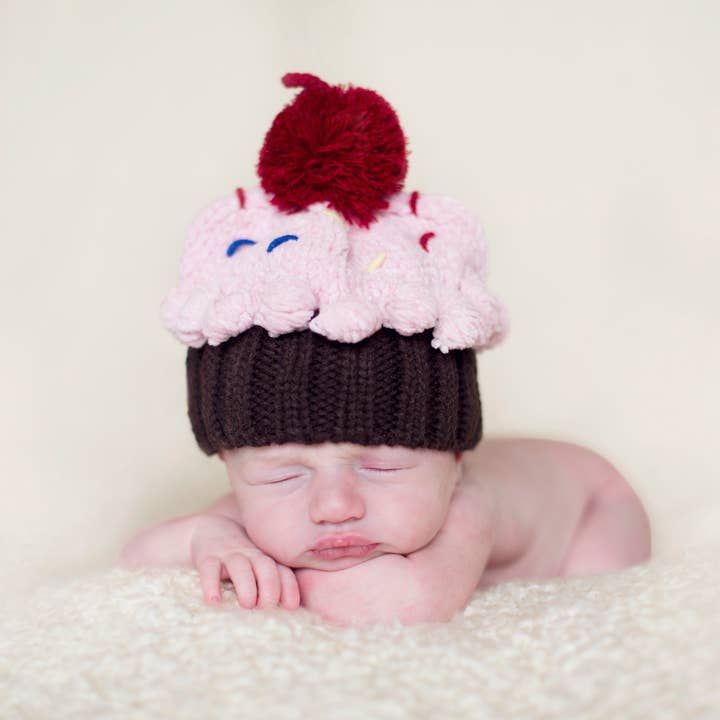 Bonnet cadeau cadeau pour bébé en crochet rose/marron pour la vente par The Daisy Baby LLC